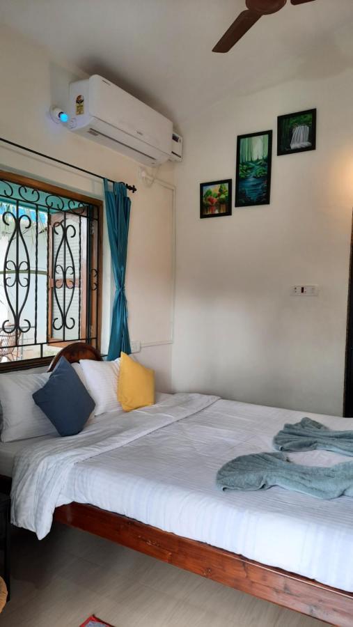 Tropical Wave Hostel Morjim Goa ภายนอก รูปภาพ