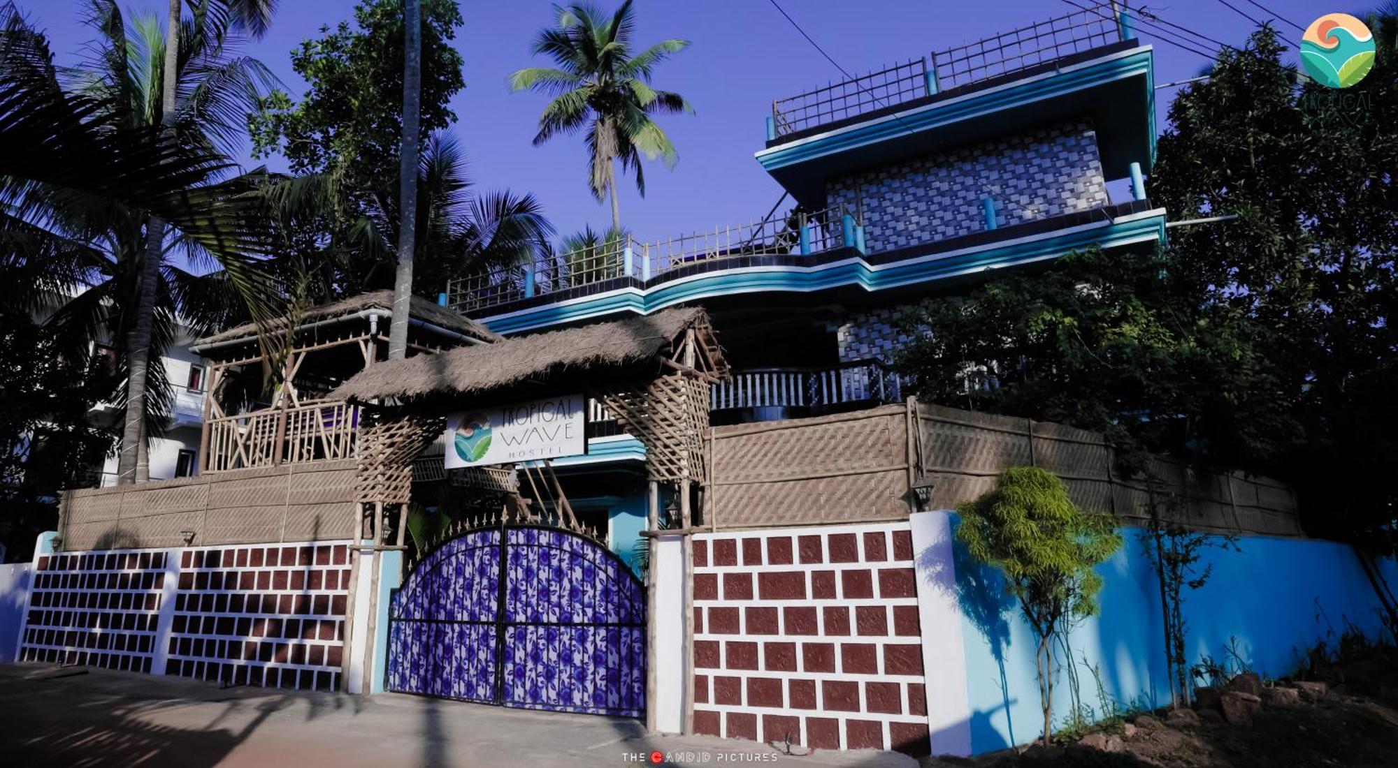 Tropical Wave Hostel Morjim Goa ภายนอก รูปภาพ